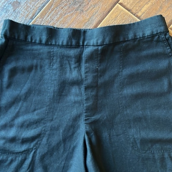 NEW Banana Republic Shorts - Size Large - Picture 2 of 8